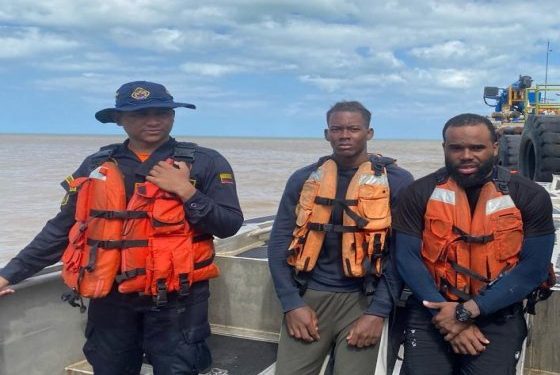 Armada de Colombia rescata a dos dominicanos