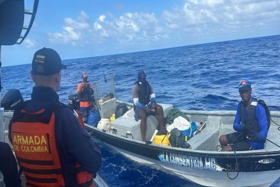 Tres pescadores artesanales rescatados por la Armada de Colombia