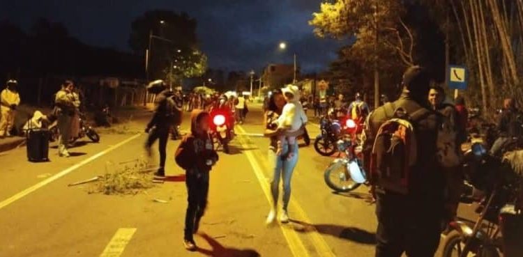 Comunidades indígenas bloquearon la vía panamericana entre Popayán-Cali