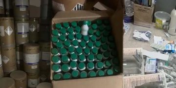 Fiscalía incautó más de 30 toneladas de insecticidas falsificados en una vivienda de Barranquilla