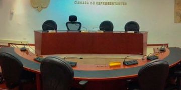 Comisión de Acusación genera controversia al exigir a medios revelar fuentes y «sustentar» informes
