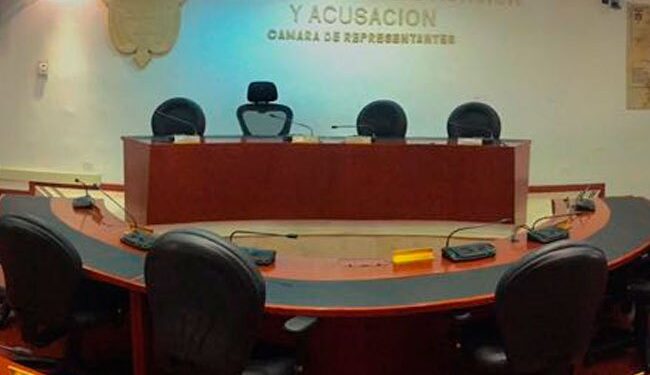 Comisión de Acusación genera controversia al exigir a medios revelar fuentes y «sustentar» informes