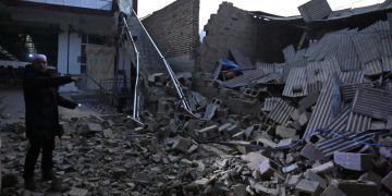 Intensifican tareas de rescate en China por terremoto que deja 118 muertos