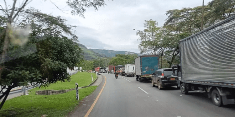 Coviandina aclara hasta cuándo habrá cierres en la vía al Llano