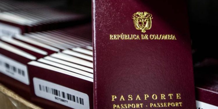 Siguen sin poder conciliar la Cancillería y Thomas Greg & Sons sobre pasaportes