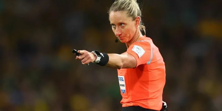 Mundial de Clubes contará con árbitro mujer en el partido inaugural