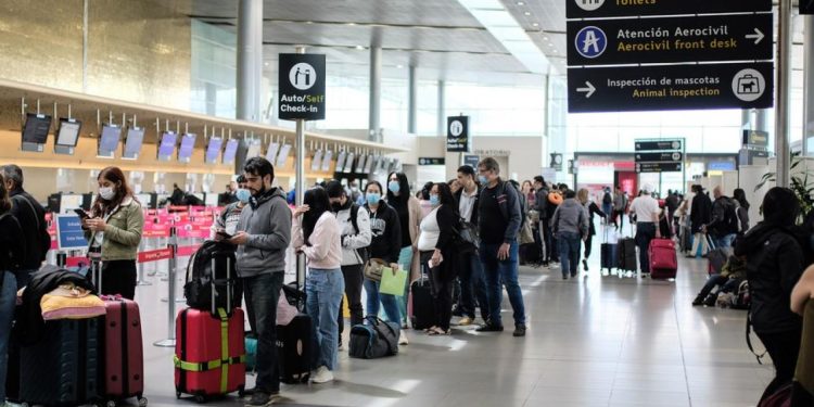 Encuentran otro niño extranjero abandonado en el aeropuerto El Dorado de Bogotá