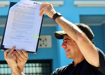 Alcalde Alejandro Char inaugura el Carnaval de Barranquilla con aumento de recursos y ceremonia de izamiento de bandera