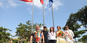 Triplicando los recursos e izando la bandera el alcalde Alejandro Char da inicio al Carnaval de Barranquilla