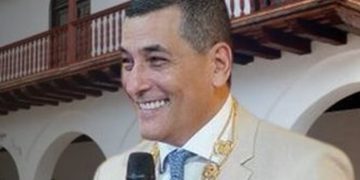 Nueva administración en Cartagena: alcalde opta por “Exorcismo” antes de despachar en la aduana