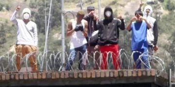 Ecuador expulsará al menos a 1,500 reclusos extranjeros, entre ellos colombianos 