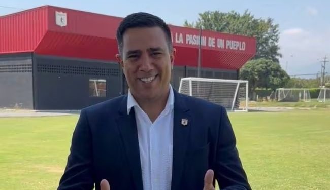 César Farías asume el timón: Nuevo Director Técnico del América de Cali para el 2024