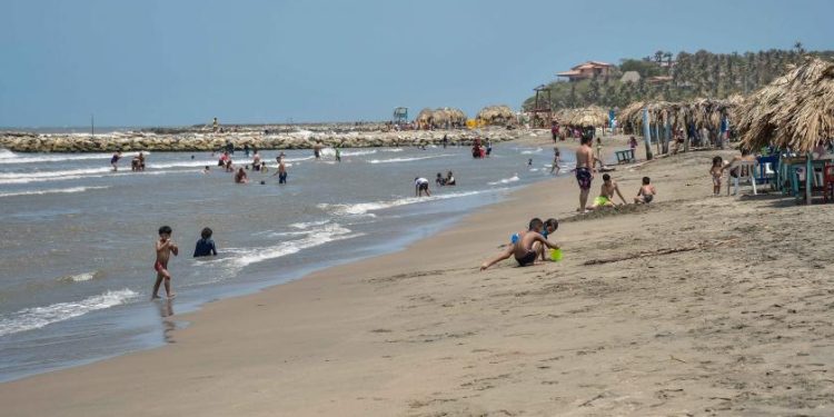Hallan sin vida el cuerpo de joven desaparecido en playas de Pradomar