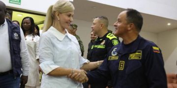 Gobernadora del Valle ofrece $1 millón a jóvenes que quieran ingresar a la Policía en contraparte a propuesta de Petro