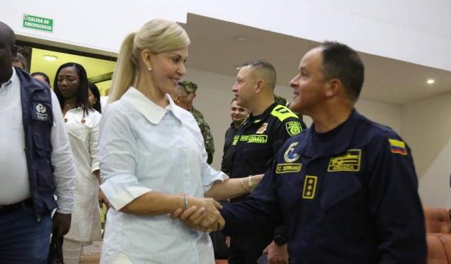 Gobernadora del Valle ofrece $1 millón a jóvenes que quieran ingresar a la Policía en contraparte a propuesta de Petro