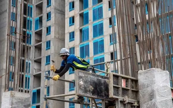 El 2023 cerró con una caída del 49,7 % en las ventas de vivienda de interés social