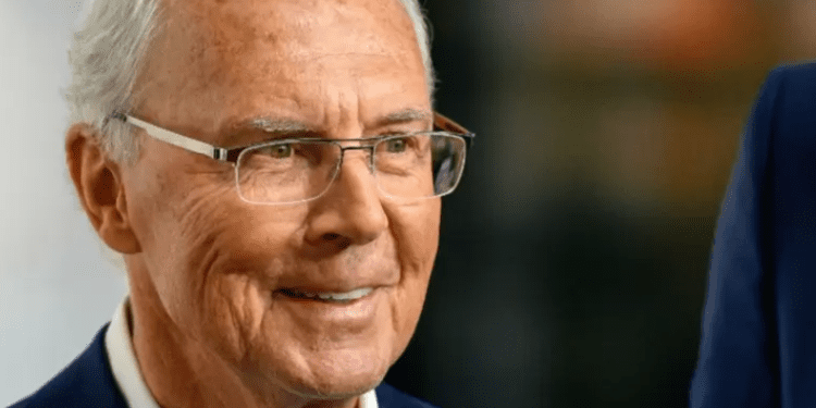 Franz Beckenbauer sería sepultado en el cementerio donde está su hijo