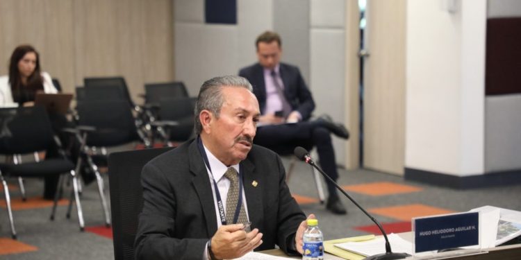 Revelaciones ante la JEP: Hugo Aguilar, exgobernador de Santander, comparte su testimonio durante más de dos horas