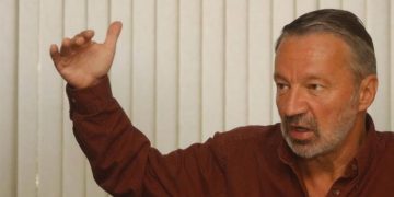 Increible: después de un año de Gobierno, Petro nombró al director del Invima vía Twitter, pero nunca se oficializó