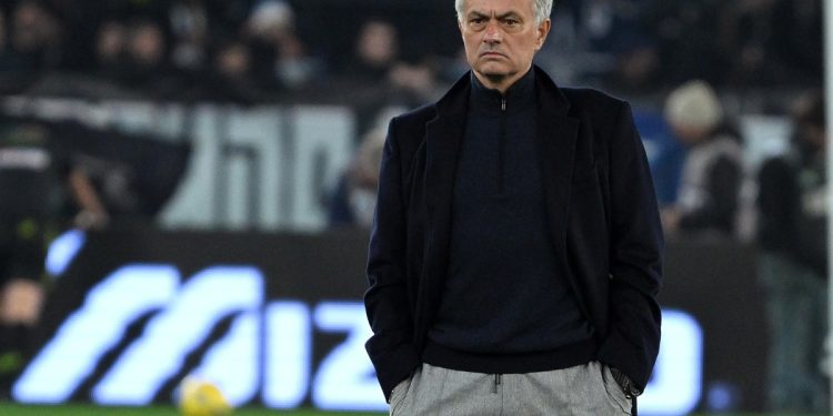 La Roma despidió a José Mourinho como entrenador