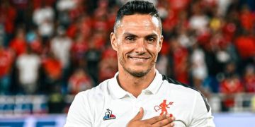 En medio de la novela de Arturo Vidal, Lucas González dejó de ser el DT de América de Cali