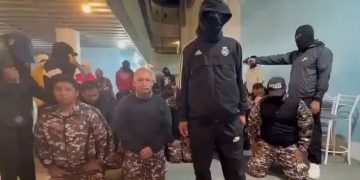 Reclusos de la cárcel de Turi, en Cuenca, desafían al Presidente de Ecuador manteniendo como rehenes a guías penitenciarios