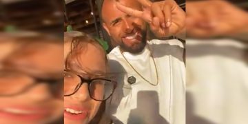 Encuentro inesperado en la calle: Mujer le pregunta a Arturo Vidal si ya firmó con América y todo queda registrado en video