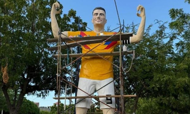 Polémica en Santa Marta por estatua de Falcao García