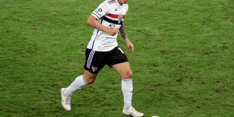 Finalmente James se queda en Sao Paulo: Será inscrito en el Torneo Paulista