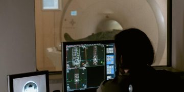 Abogado murió en resonancia magnética por haber ingresado un arma de fuego