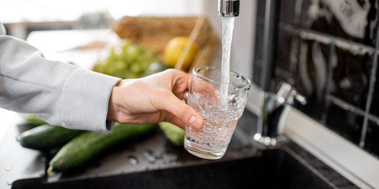 CRA anuncia cobro adicional para despilfarradores de agua