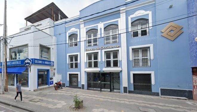 Delincuentes en moto cometieron ‘taquillazo’ en Banco de Occidente del Paseo Bolívar