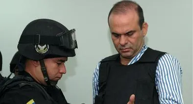 Llegada de Salvatore Mancuso a Colombia: Se espera el próximo martes su arribo con un grupo de deportados y será recibido por agentes de la Dijín