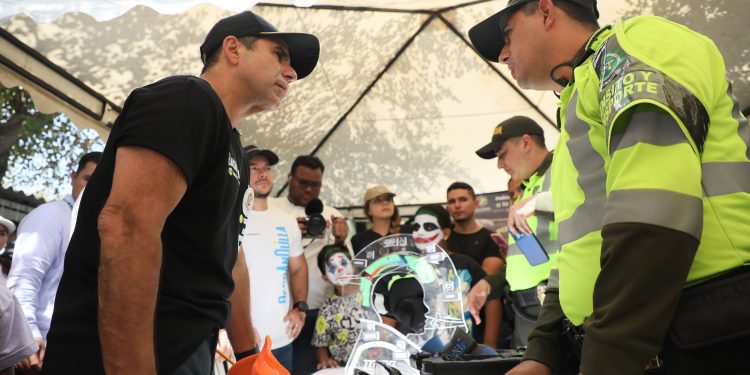 Más de 2.000 personas recibieron servicios distritales en primera feria Pa’ la Calle