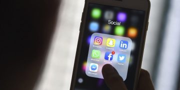 Cámara de Florida aprueba ley que prohibiría a los menores de 16 años tener redes sociales