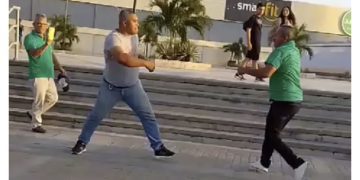 A física trompada se fueron dos taxistas en plena vía pública de Santa Marta