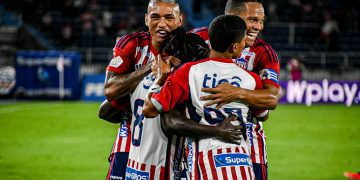 Junior ganó, gustó y goleó y se afianza como líder del fútbol colombiano