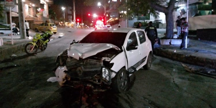 Accidente entre moto y carro particular dejó dos muertos al norte de Barranquilla