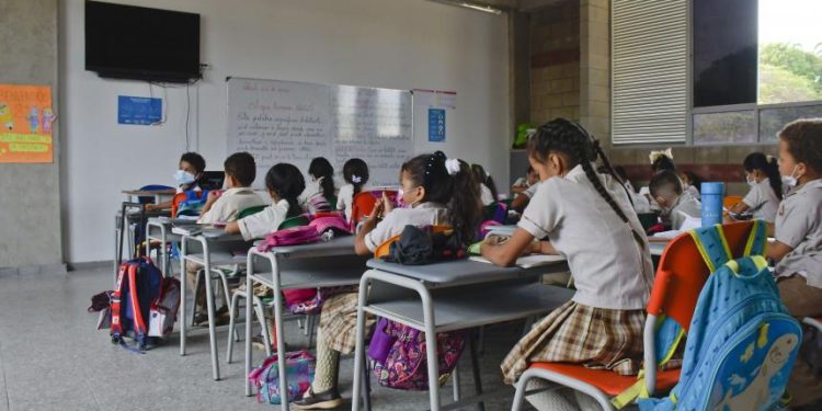 25 colegios en Atlántico en riesgo de quedarse sin agua por bajos niveles del río Magdalena