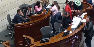 Conservador premiado por el Gobierno ya está contribuyendo en el Congreso