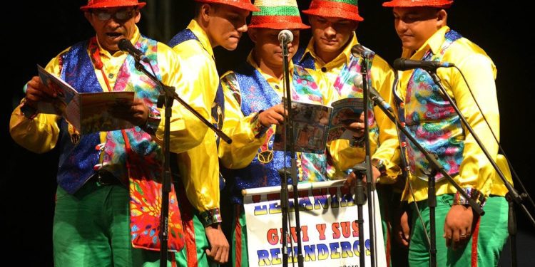 Festival de Letanías la oralidad del Carnaval que se tomó Barrio Abajo