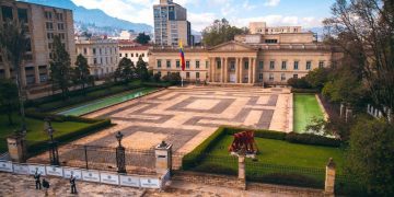 En más de $4.500 millones en un solo año aumentó gastos de asesores y contratistas en la Presidencia