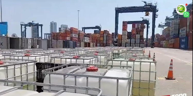 Incautados más de 46 mil galones de ácido sulfúrico destinados a la producción de cocaína en el puerto de Cartagena