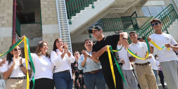 Alcalde Char inauguró la nueva insfraestructura educativa de la institución Alexander Von Humboldt