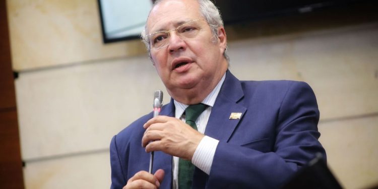 Iván Name dice que no hay ningún saboteo a las reformas y exige respeto a la independencia del Congreso