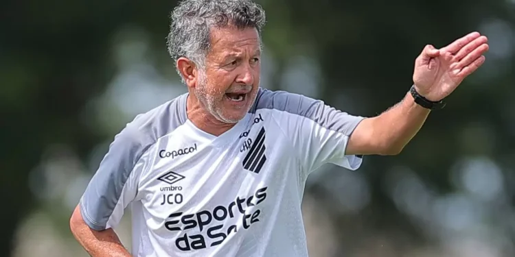 Juan Carlos Osorio dejó de ser entrenador de Atlético Paranaense: El club tomó la decisión tras la derrota 1-0 ante Londrina.