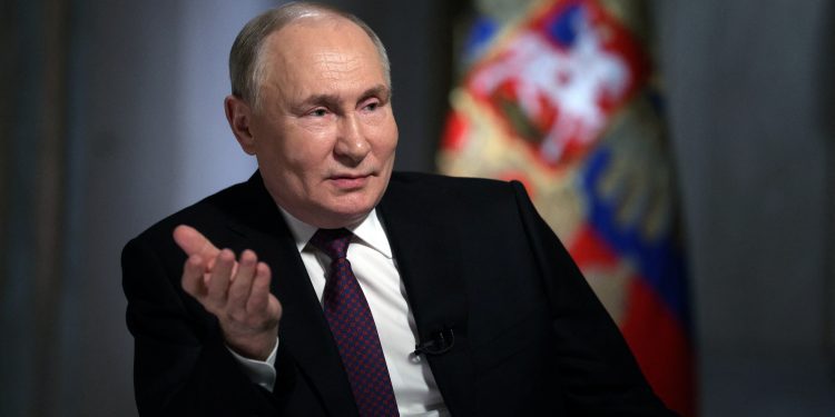 Putin advierte que Rusia está lista para usar armas nucleares y dice que son más modernas que las de EE.UU.