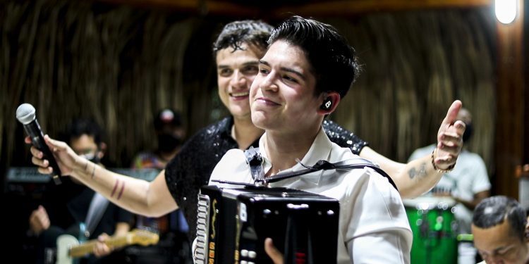 Acordeonero de Silvestre Dangond fue denunciado por filtrar videos íntimos de su expareja