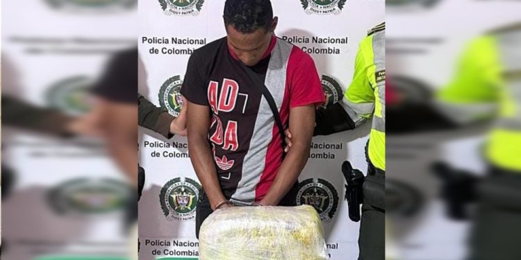 Capturan a un hombre por transportar 4.300 gramos de marihuana