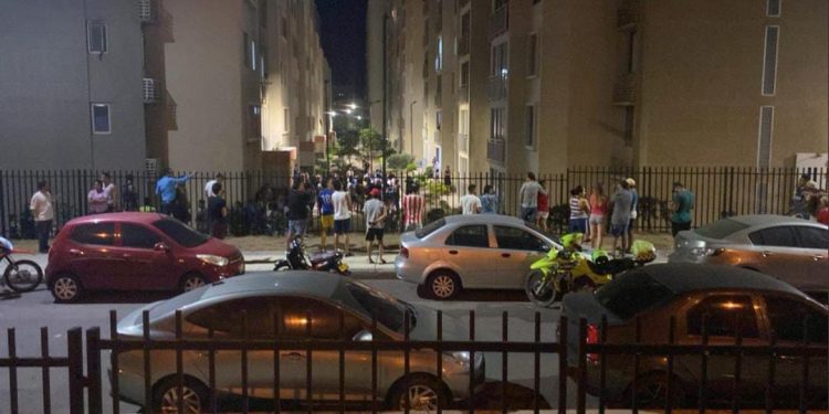 Joven murió al caer desde un sexto piso en Alameda del Río